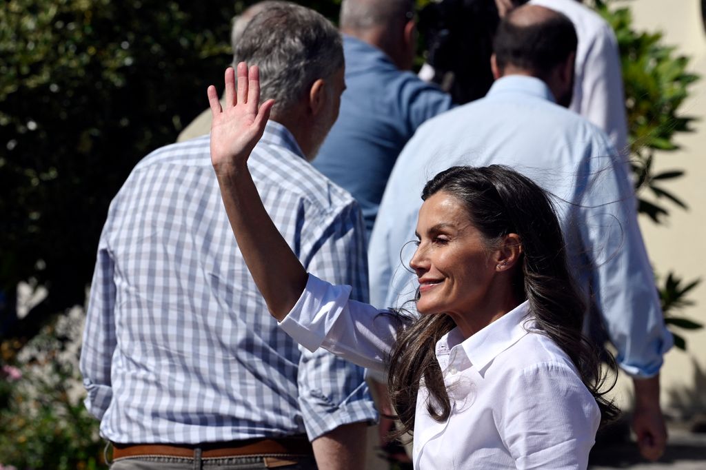 Los reyes Felipe y Letizia en Ourense para ver la devastación de los incendios del verno de 2025