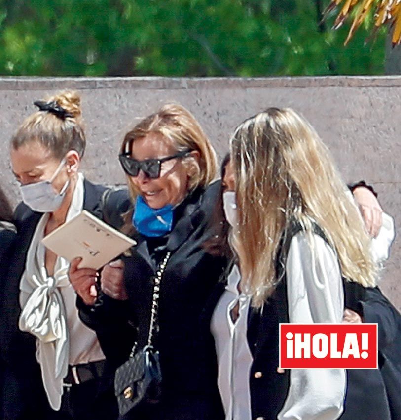 Ana Obregón con sus hermanas Celia y Amalia y su sobrina Celia