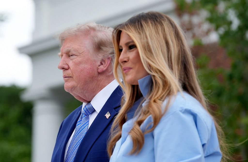 Melania Trump sorprende en su rentrée, más rubia y fiel a sus Manolos de 10 cm