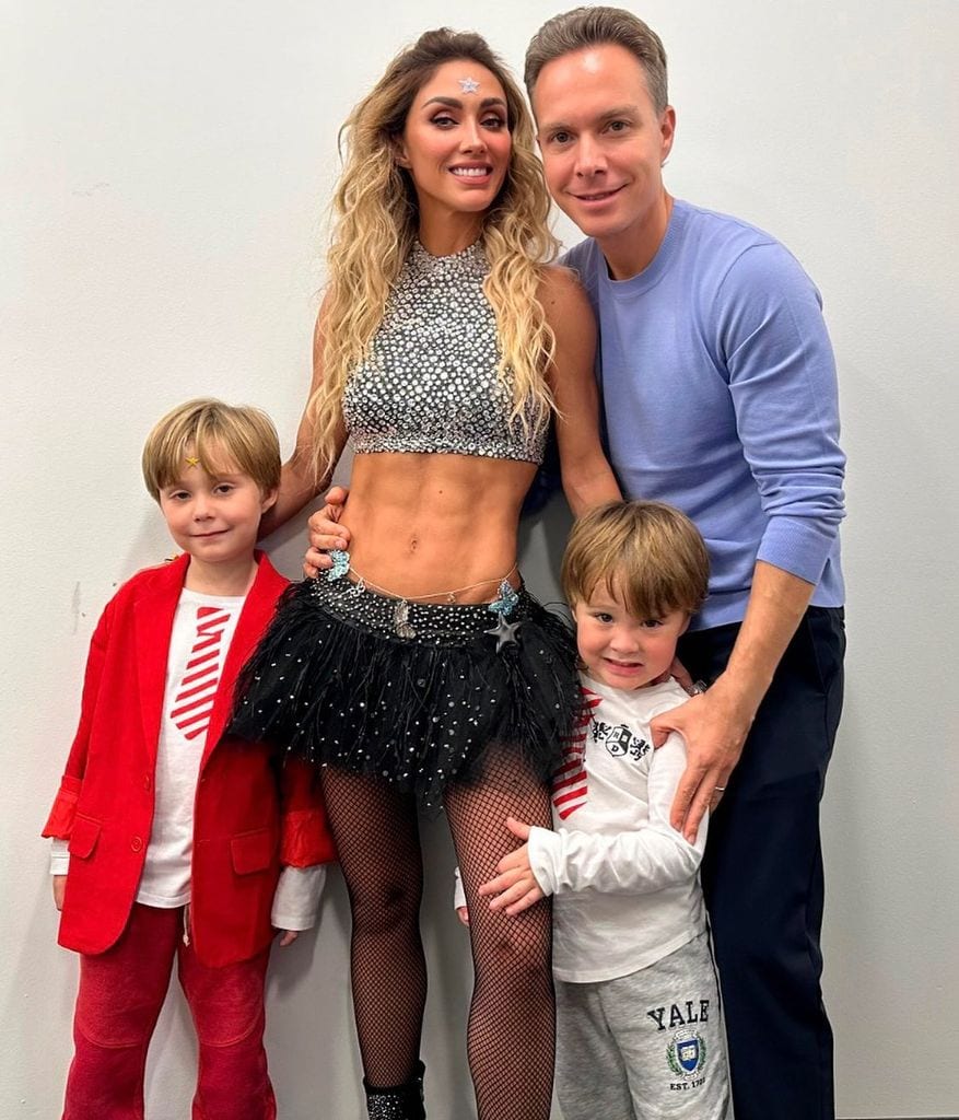 Anahí se hizo acompañar de su familia en varios momentos de la gira de RBD.