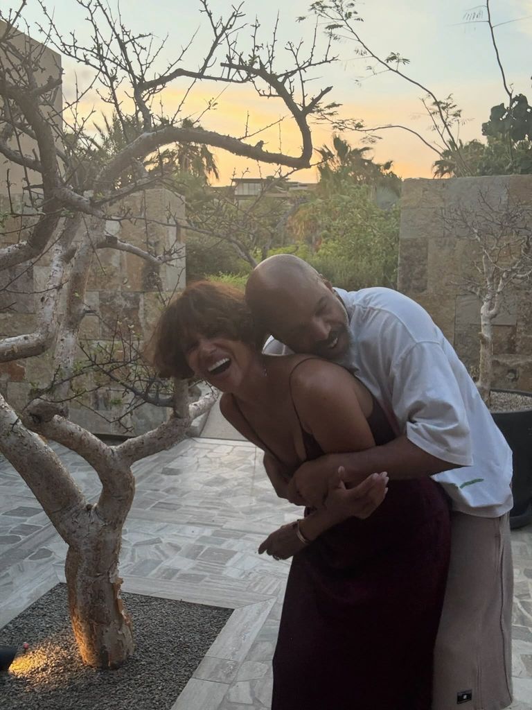 Halle Berry junto a Van Hunt, su prometido