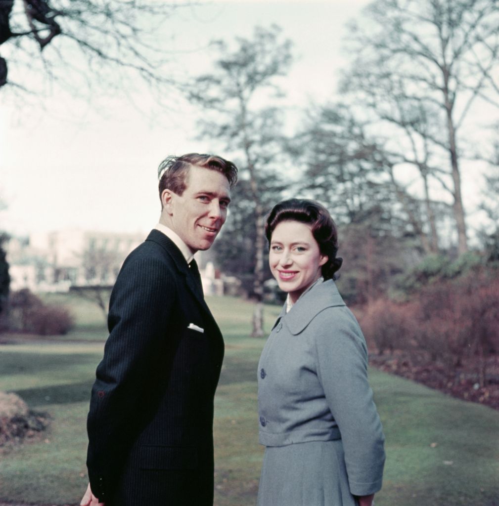 La princesa Margarita con el conde de Snowdon cuando se anunció su compromiso