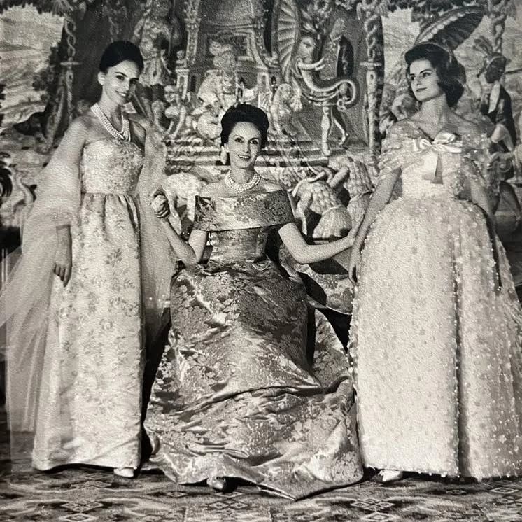 Sonsoles Diez de Rivera con su madre, Sonsoles de Icaza, y su hermana, Carmen