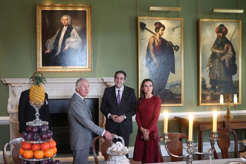 Letizia, reina de España, y Carlos, heredero al trono británico