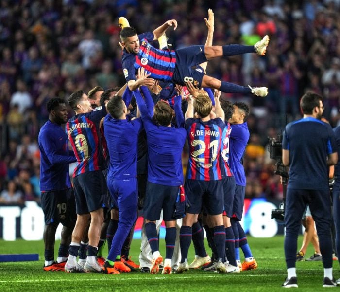 Homenaje a Jordi Alba en el Camp Nou
