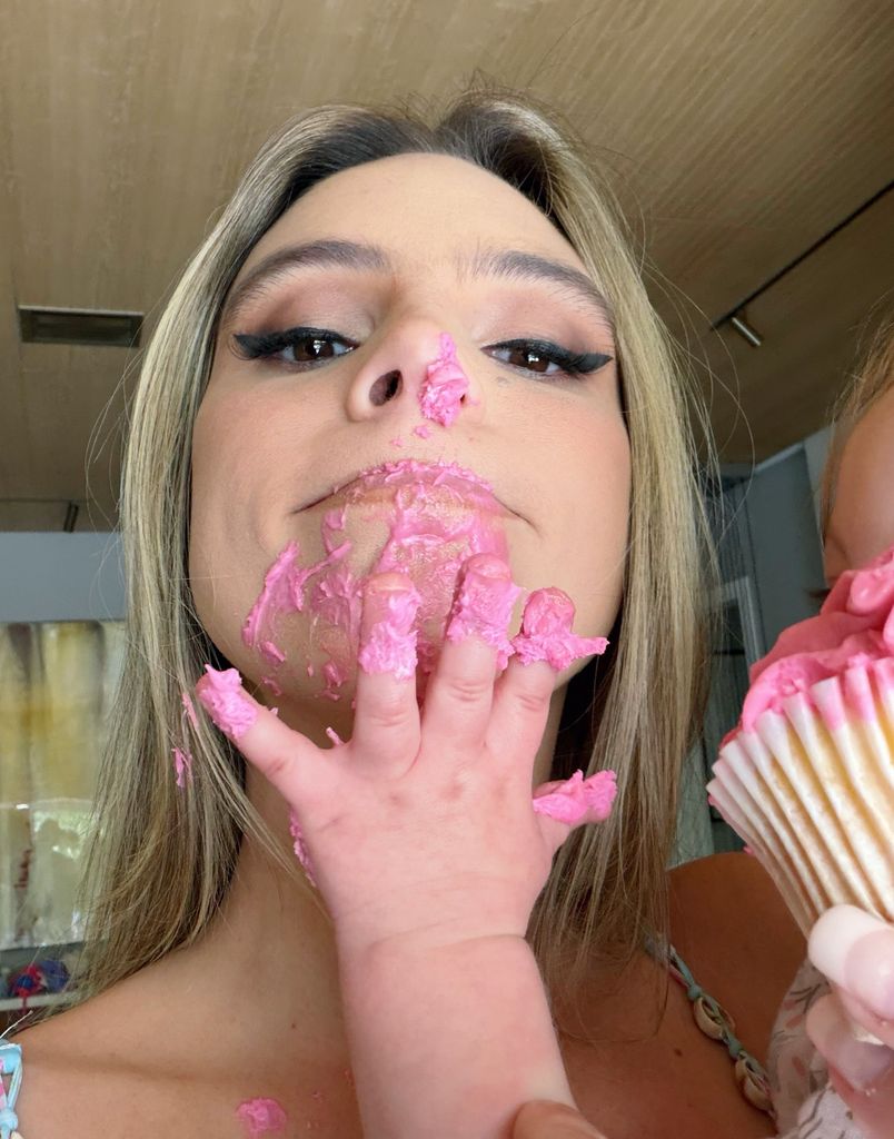 Lele Pons mostró su rostro manchado de betún debido a una travesura de Eloísa.