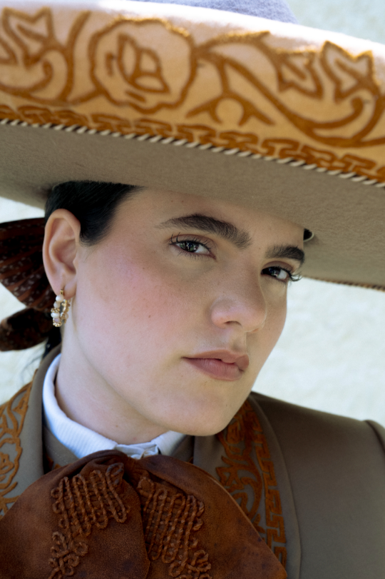 Entre lágrimas de orgullo, Camila Fernández nos habla de la grandeza de 'Una Raya Más Al Tigre', su tercer álbum de mariachi