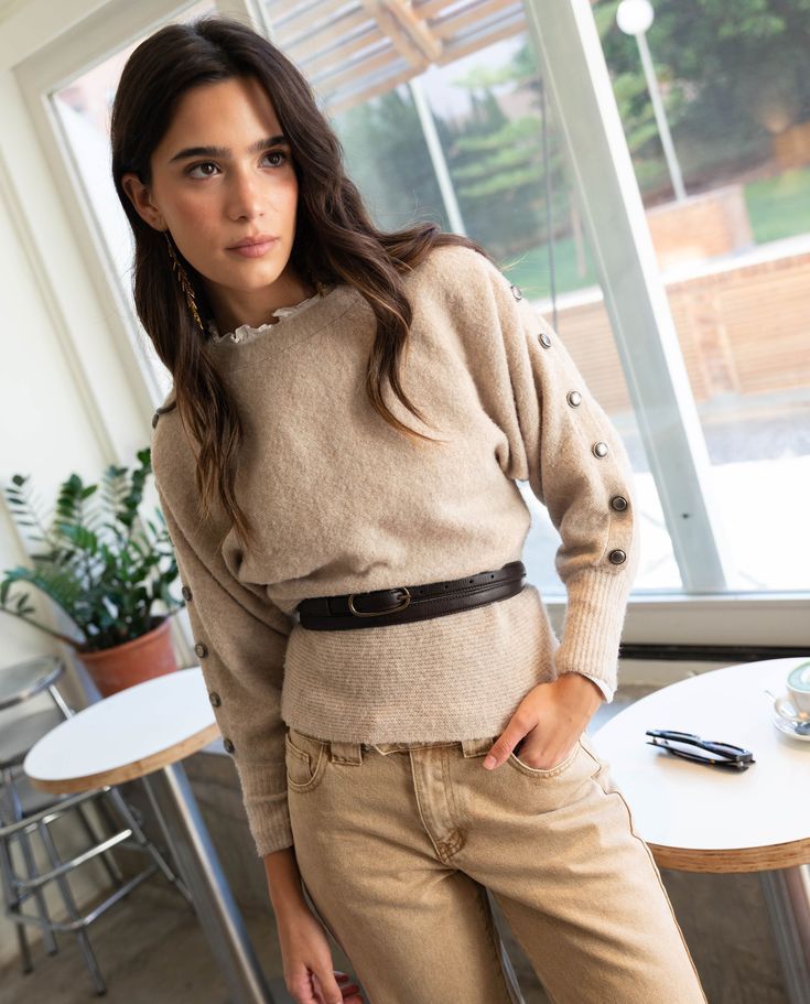 El método definitivo para que tu jersey beige parezca nuevo (y no tengas que comprar otro)