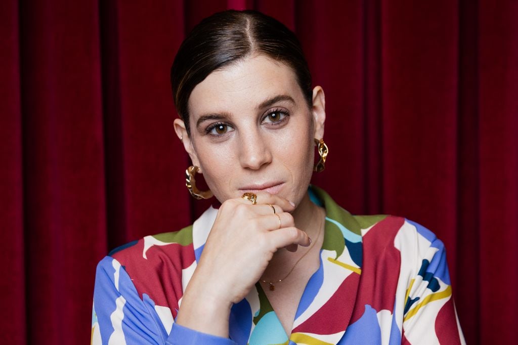 Posado de la intérprete