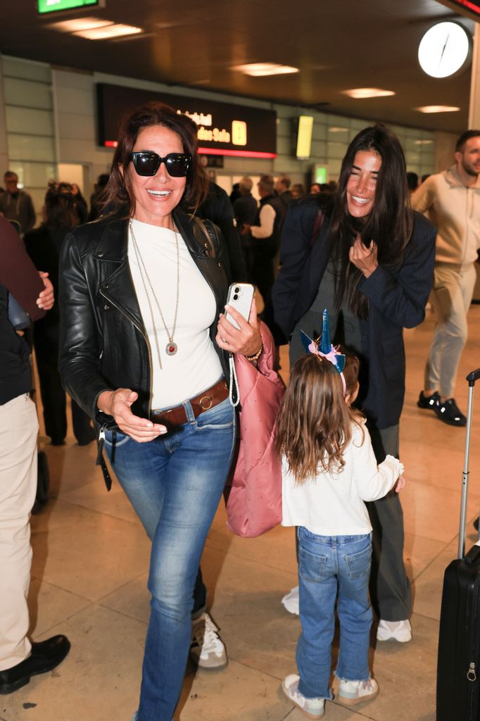 Torrent, con las dos Elsas (su madre y la chiquitina)