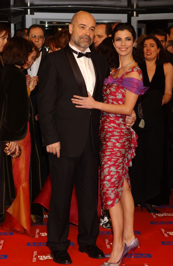 Maribel Verdú y el actor Antonio Resines asisten a los "Premios de Cine Goya 2005" – los principales galardones del cine español – en el Palacio de Congresos el 30 de enero de 2005 en Madrid, España.
