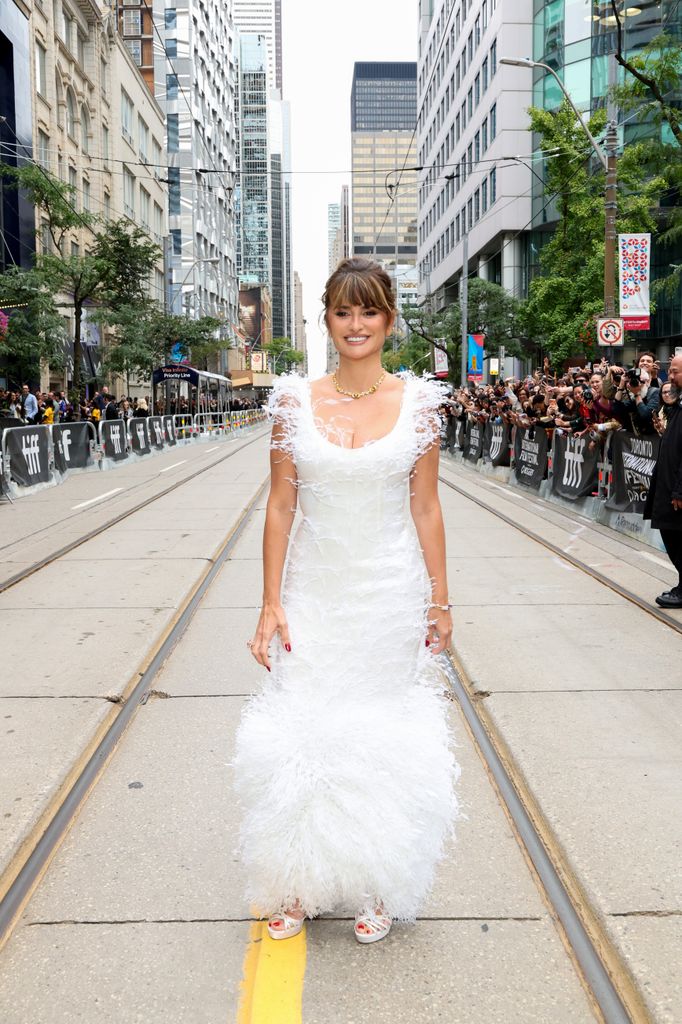 Penélope Cruz asiste al estreno de La Bola Negra, de Netflix, en Toronto, Ontario (15 de septiembre de 2026).