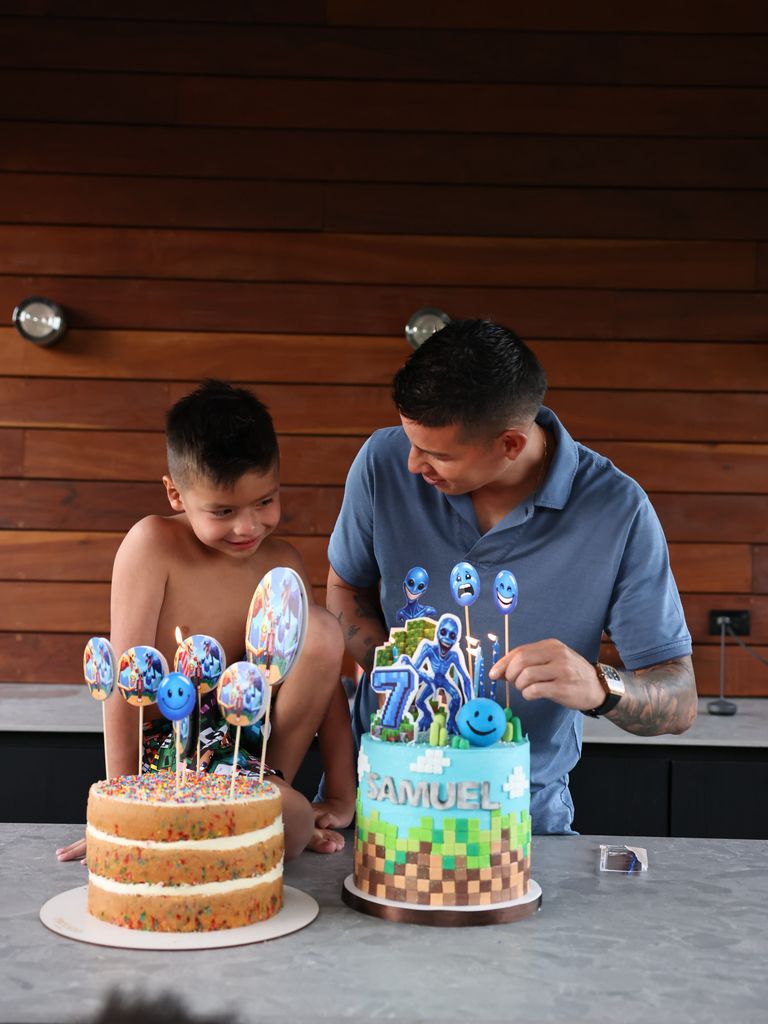 James Rodríguez celebró los siete años de su hijo Samuel con dos pasteles
