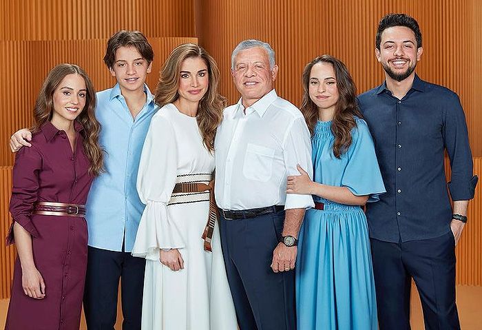 Reyes de Jordania con sus hijos