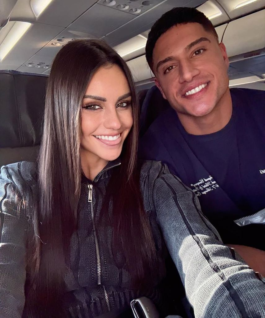 La modelo ha compartido fotos y videos con su novio en las redes sociales, mostrándose muy feliz