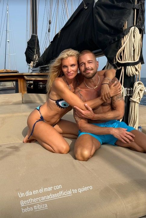 Esther Cañadas y Ricky Martin, amigos desde hace más de dos décadas, de vacaciones en Ibiza