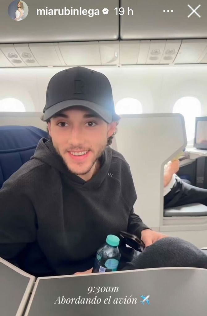 Tarik Othón sonrió para la cámara de su novia Mía