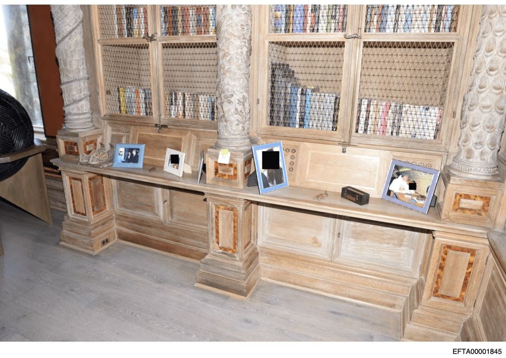 Más fotos y librería de una de las mansiones de Epstein 