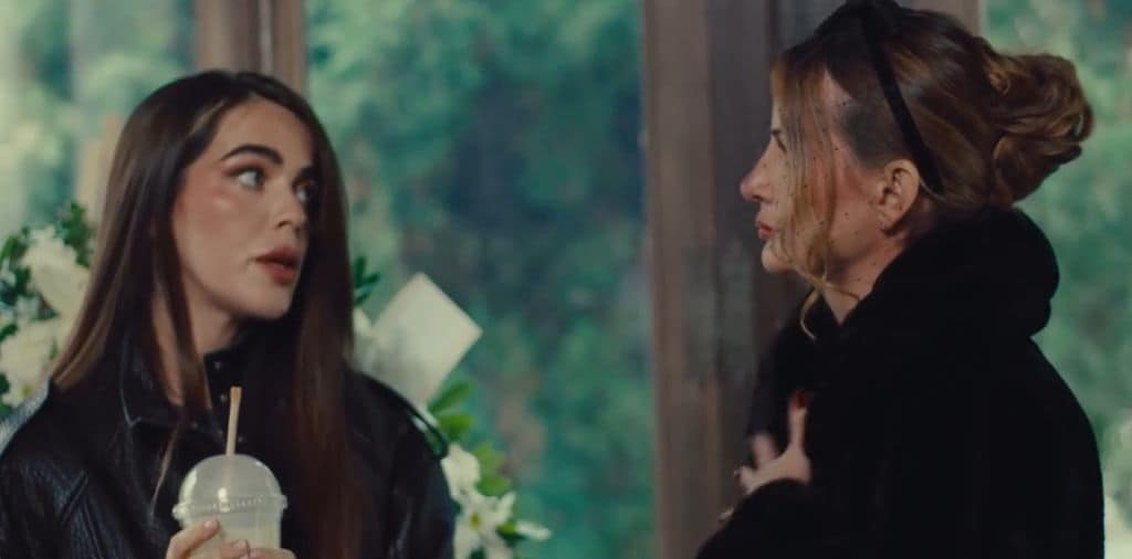 La influencer Violeta Mangriñán también participa en el video de Lolita