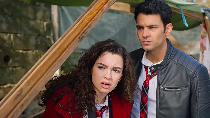 Avance de 'Hermanos': Asiye y ayaz presencian un asesinato