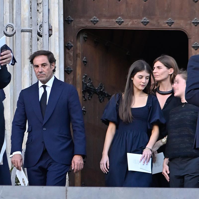 Olimpia, la hija de Miguel Báez 'Litri' en el funeral por su abuela, Conchita Spínola