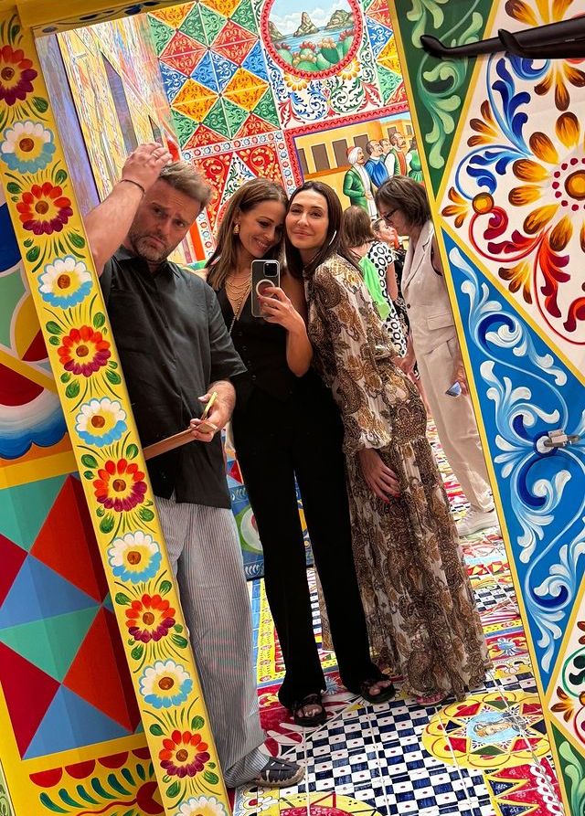Eva González con sus amigos en Milán, julio de 2024