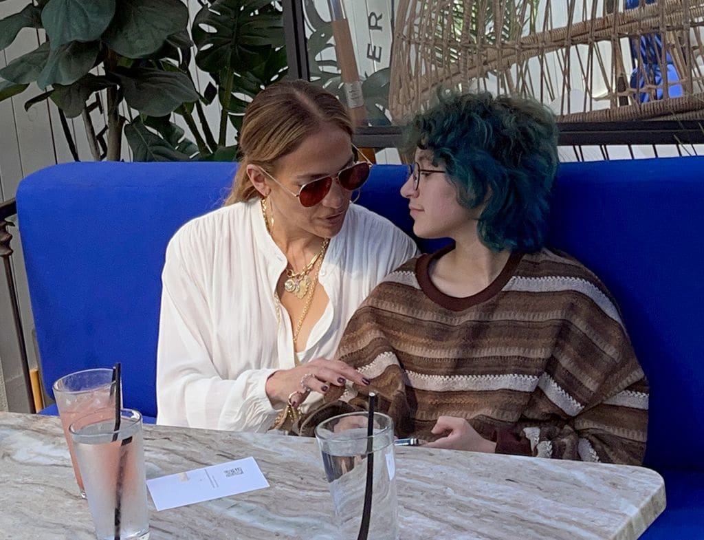 Jennifer Lopez con su hija Emme Anthony en West Hollywood.