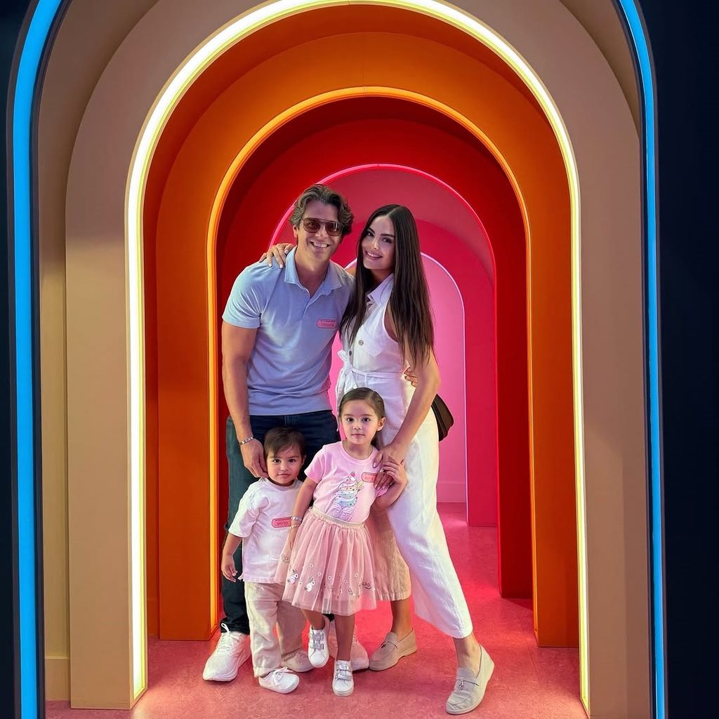 Este 31 de marzo, Ximena Navarrete y Juan Carlos Valladares celebran los 2 años de su hijo.
