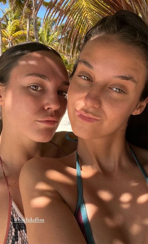 Victoria de Marichalar y su amiga Rocio Laffon en el Caribe