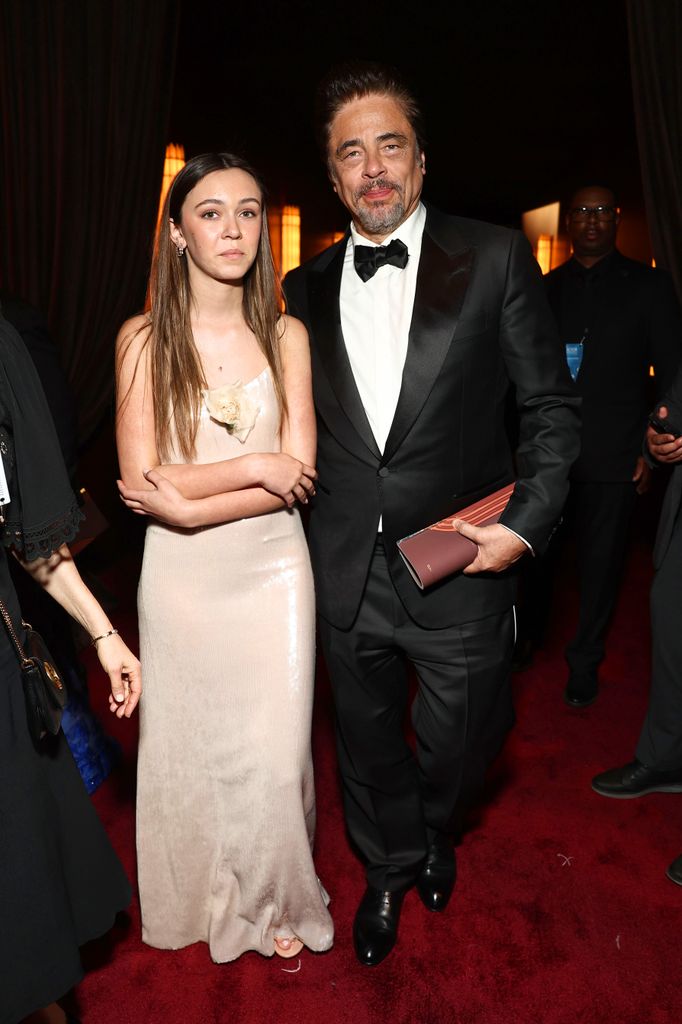El actor puertorriqueño, con Delilah en la alfombra roja