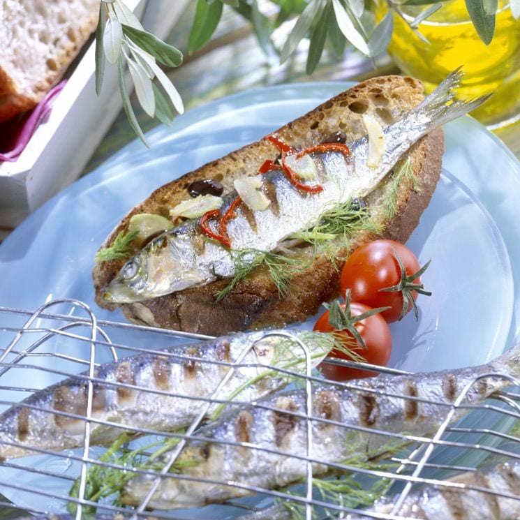 Sardinas a la brasa marinadas con cebolleta y pimiento
