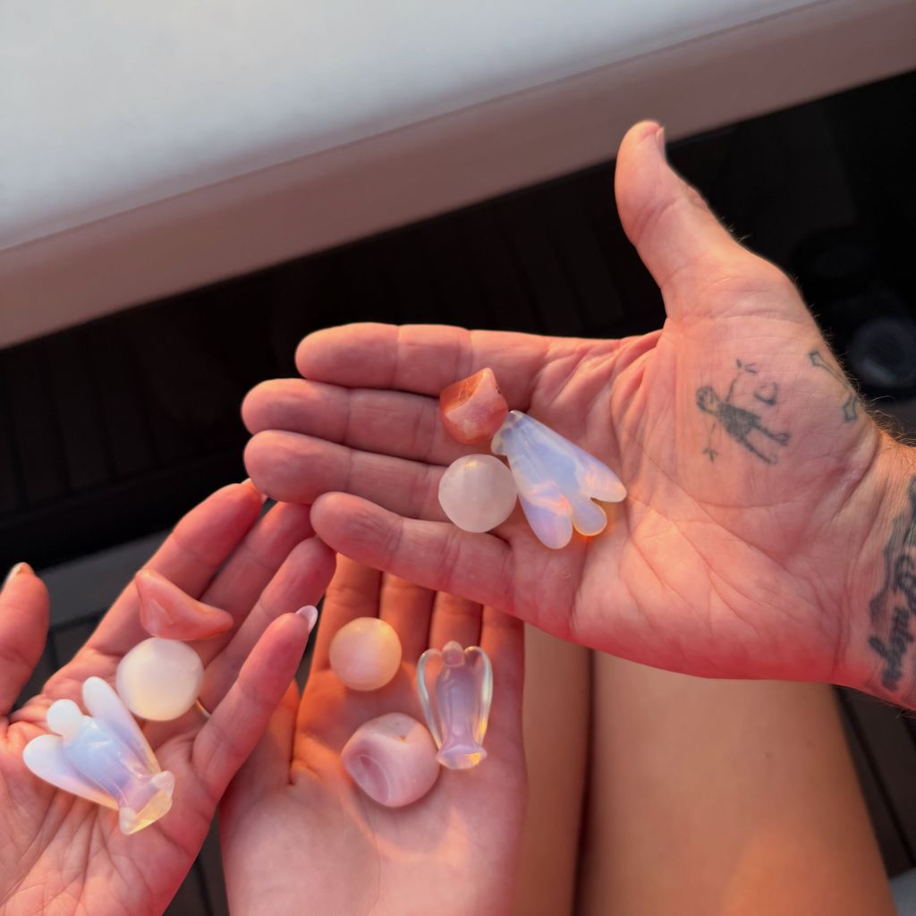 David Beckham mostró los cristales y rocas con las que él y sus seres queridos hicieron promesas y pidieron deseos.