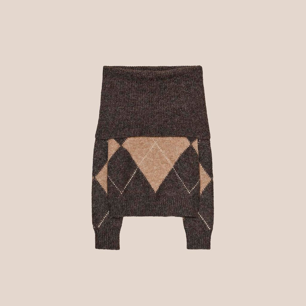 Jersey marrón off shoulder de rombos, de Zara