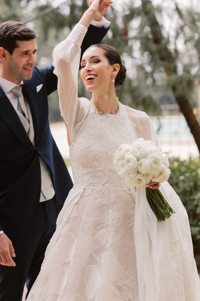 La boda de Elena con vestido de Inés Lacasa