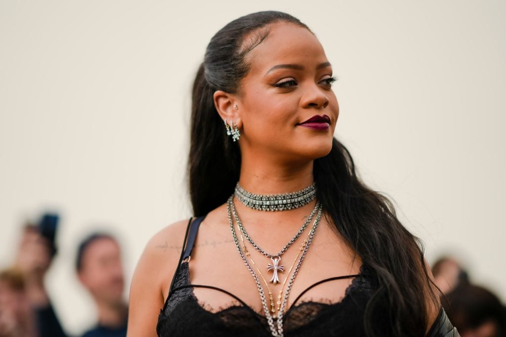 Rihanna protagonizó un par de memes que Vanessa Bryant usó para responder a los falsos rumores de embarazo.