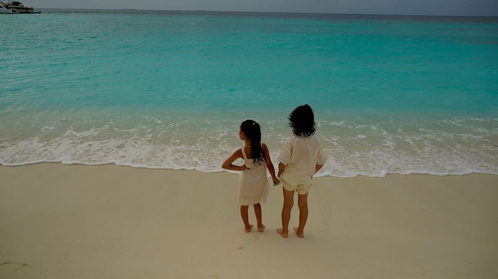 Matteo y Bianca disfrutan de unas vacaciones familiares en las Maldivas. David Bisbal es también padre de Ella, su hija mayor, fruto de su anterior relación con Elena Tablada