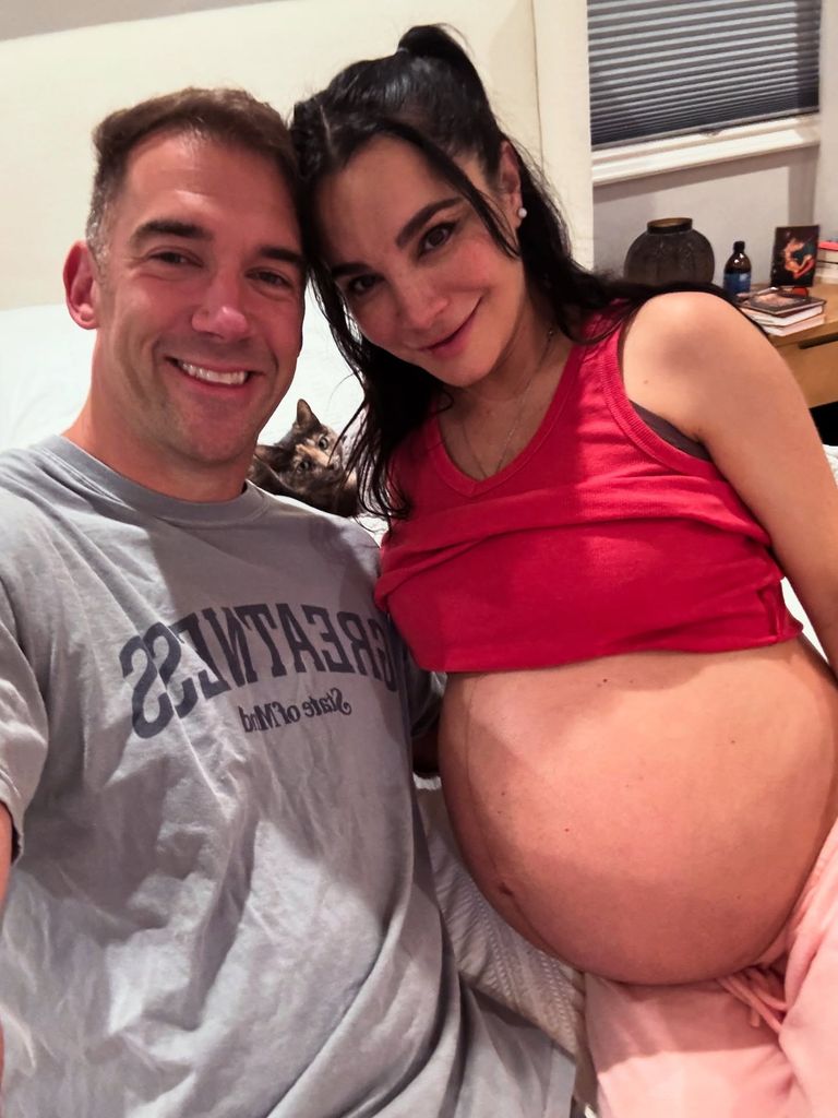 Martha Higareda y Lewis Howes pronto tendrán a sus hijas en casa
