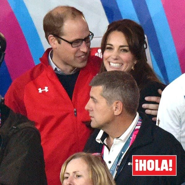 Los Duques de Cambridge no se perdieron el partido entre Inglaterra y Gales del Mundial de Rugby que tuvo lugar en el estadio Twickenham
