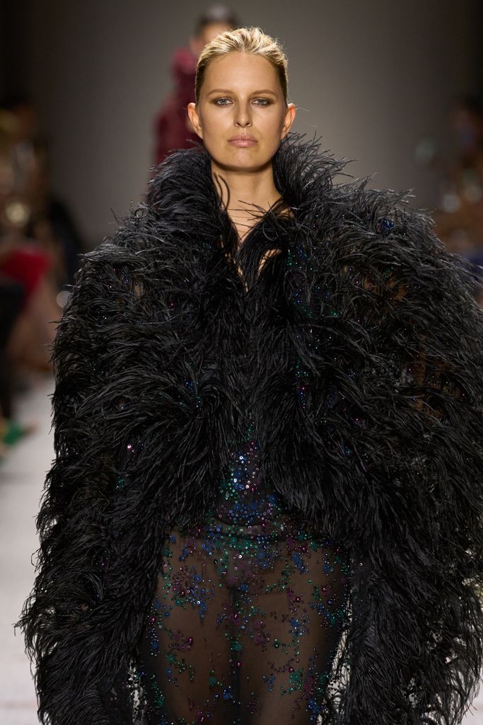 Karolina Kurkova, para Elie Saab Alta Costura Otoño/Invierno 2024-2025.