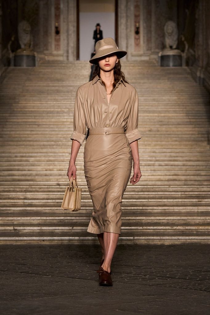 Max Mara: desfile de la colección Resort 2026 en Nápoles