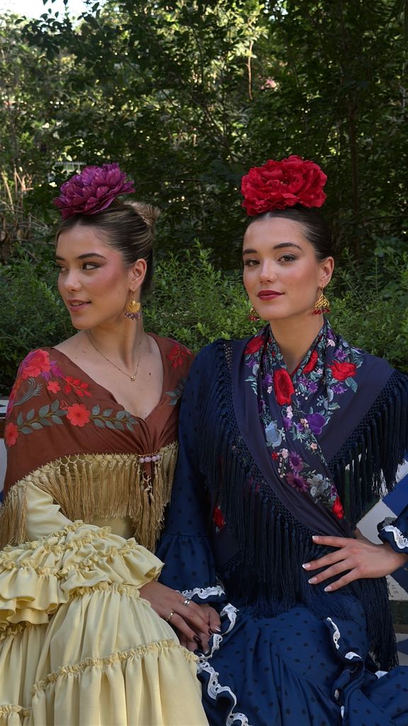 Daniela y Martina Meroño en la Feria de Abril