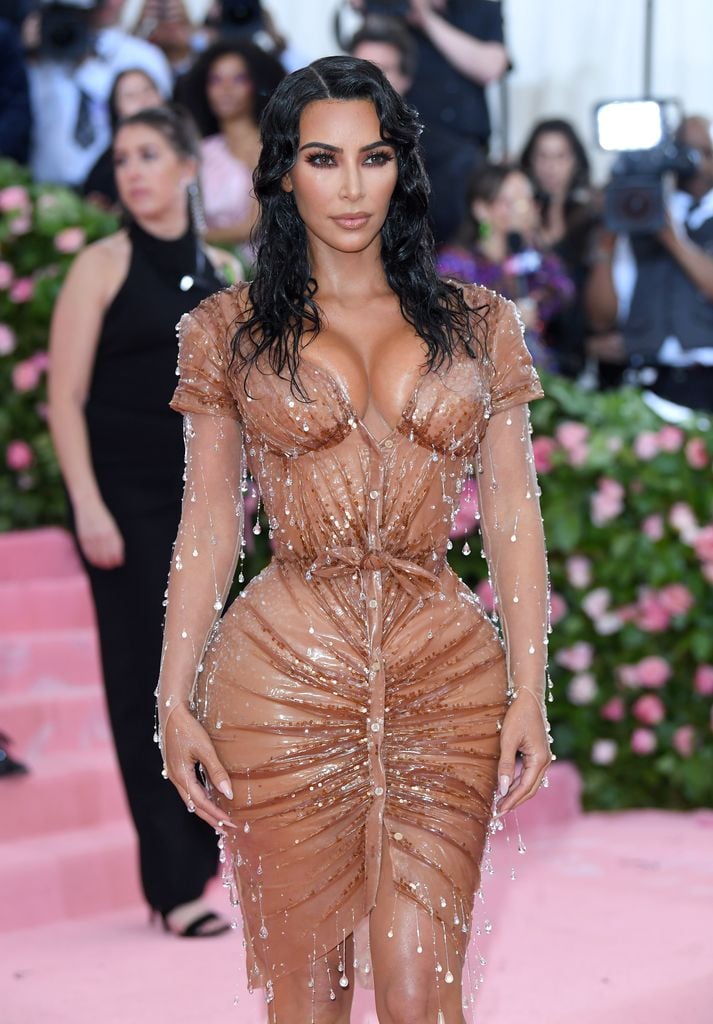 Kim Kardashian llevó un diseño de Mugler diseñado por Casey Cadwallader para la Met Gala en 2019.