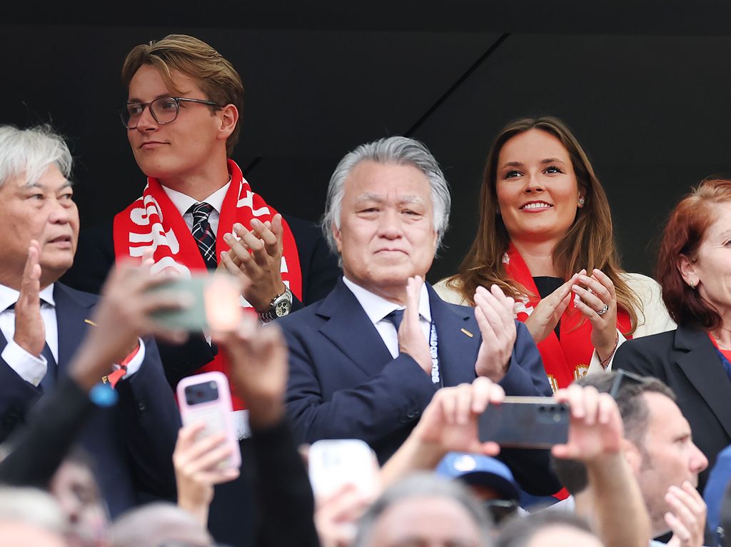 La princesa Ingrid Alexandra de Noruega y el príncipe Sverre Magnus de Noruega viendo el partido de octavos de final del Mundial de la FIFA 2026 entre Brasil y Noruega, disputado en el New York New Jersey Stadium, el 5 de julio de 2026
