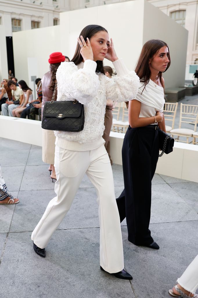 VICTORIA FEDERICA NO SE PIERDE EL DESFILE DE LA COLECCIÓN DE SIMORRA EN LA SEMANA DE LA MODA EN MADRID
