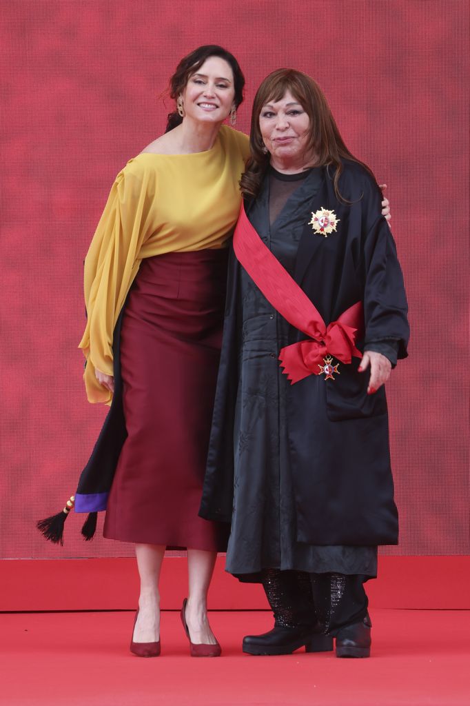 Isabel Diaz Ayuso y Massiel 
