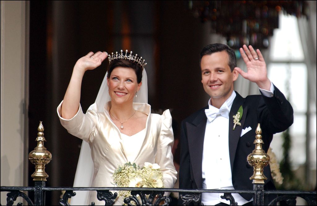 La diadema eduardiana de perlas y diamantes de la reina Maud —cuya pieza original fue robada en un audaz atraco en Londres en 1995— podría ser la gran elegida por la princesa Ingrid para esta velada histórica