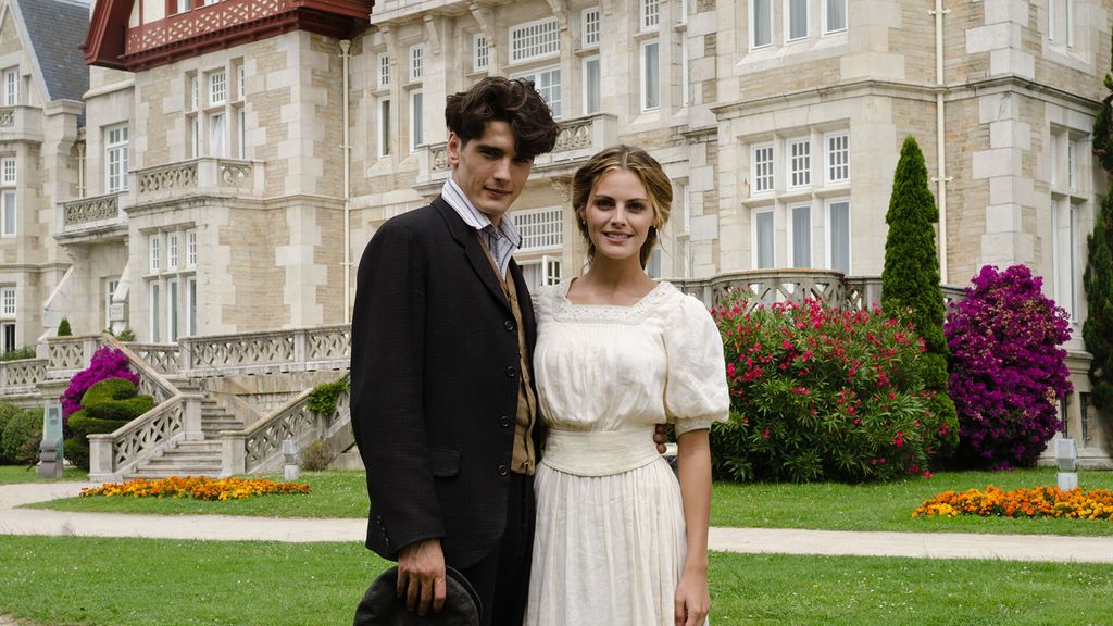 Julio y Alicia vivirán una apasionada historia de amor en 'Gran Hotel'