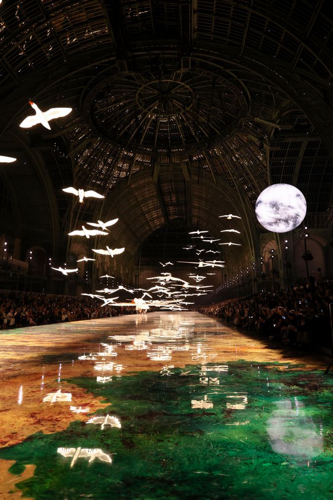 El Gran Palais se transformó en una postal que cuenta la historia de Gabrielle Chanel.