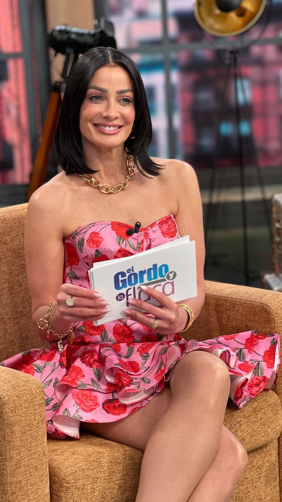 Dayanara Torres luce más guapa que nunca.