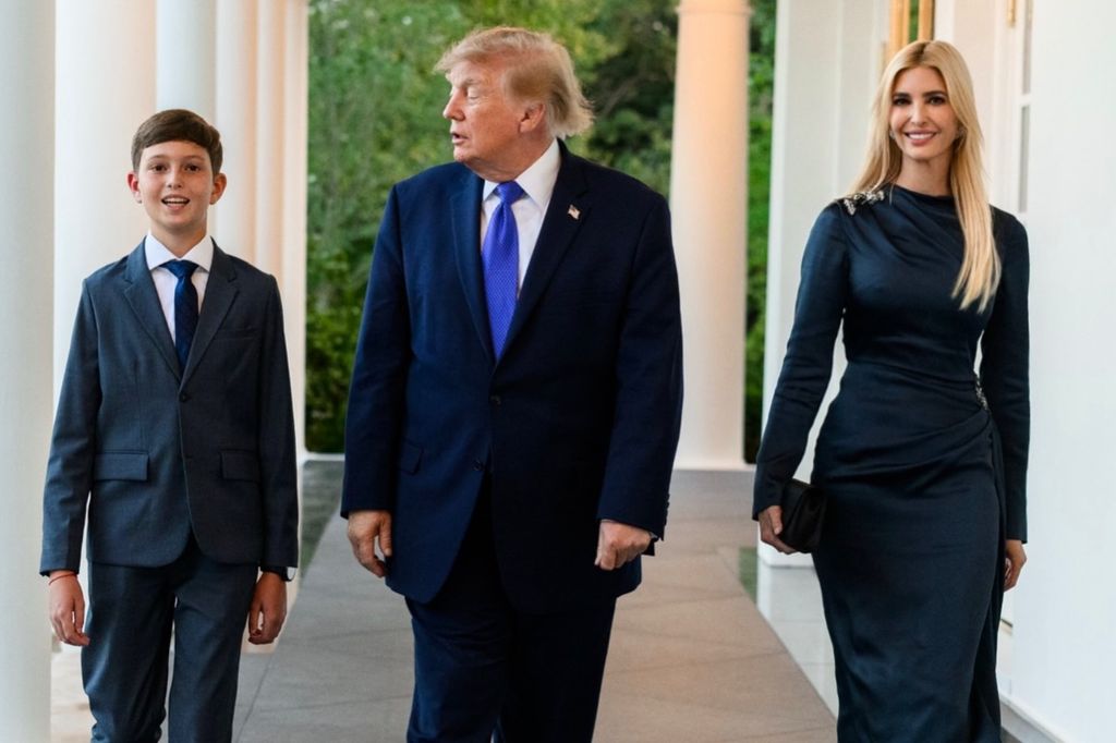 Joseph recorrió distintos espacios en la Casa Blanca acompañado de su abuelo.